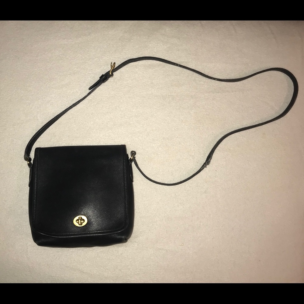 VINTAGE COACH companion flap bag! 🌼